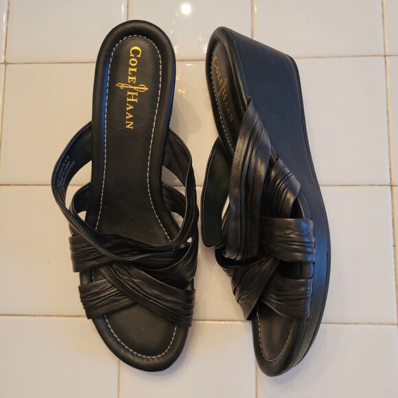 Cole Haan Black Leather Wedge‎ Sandals 8.5B Open Toe Slides - Picture 1 of 7
